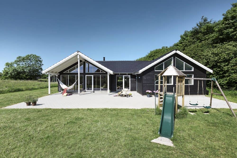 Skanlux Aqua sommerhus med pool og aktivitetsrum