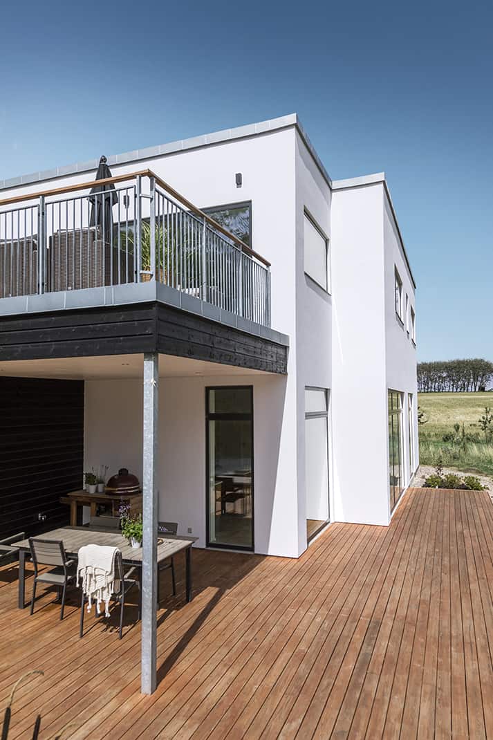 Skanlux Funkis 2-plan 233m2 facade og terrasse