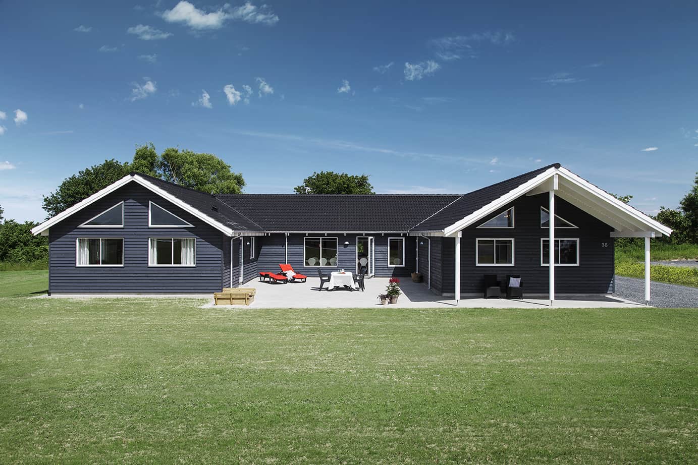 Skanlux Aqua sommerhus med pool og aktivitetsrum