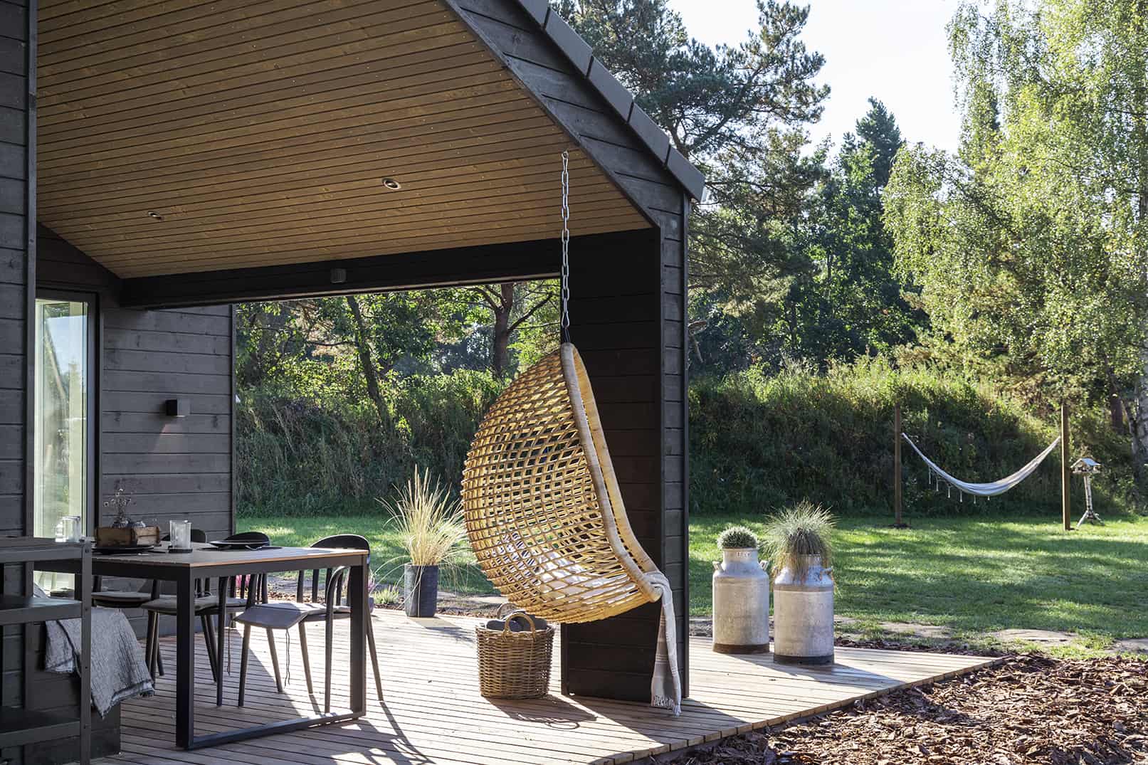 Trend Basic sommerhus fra Skanlux. Moderne og hyggeligt fristed.