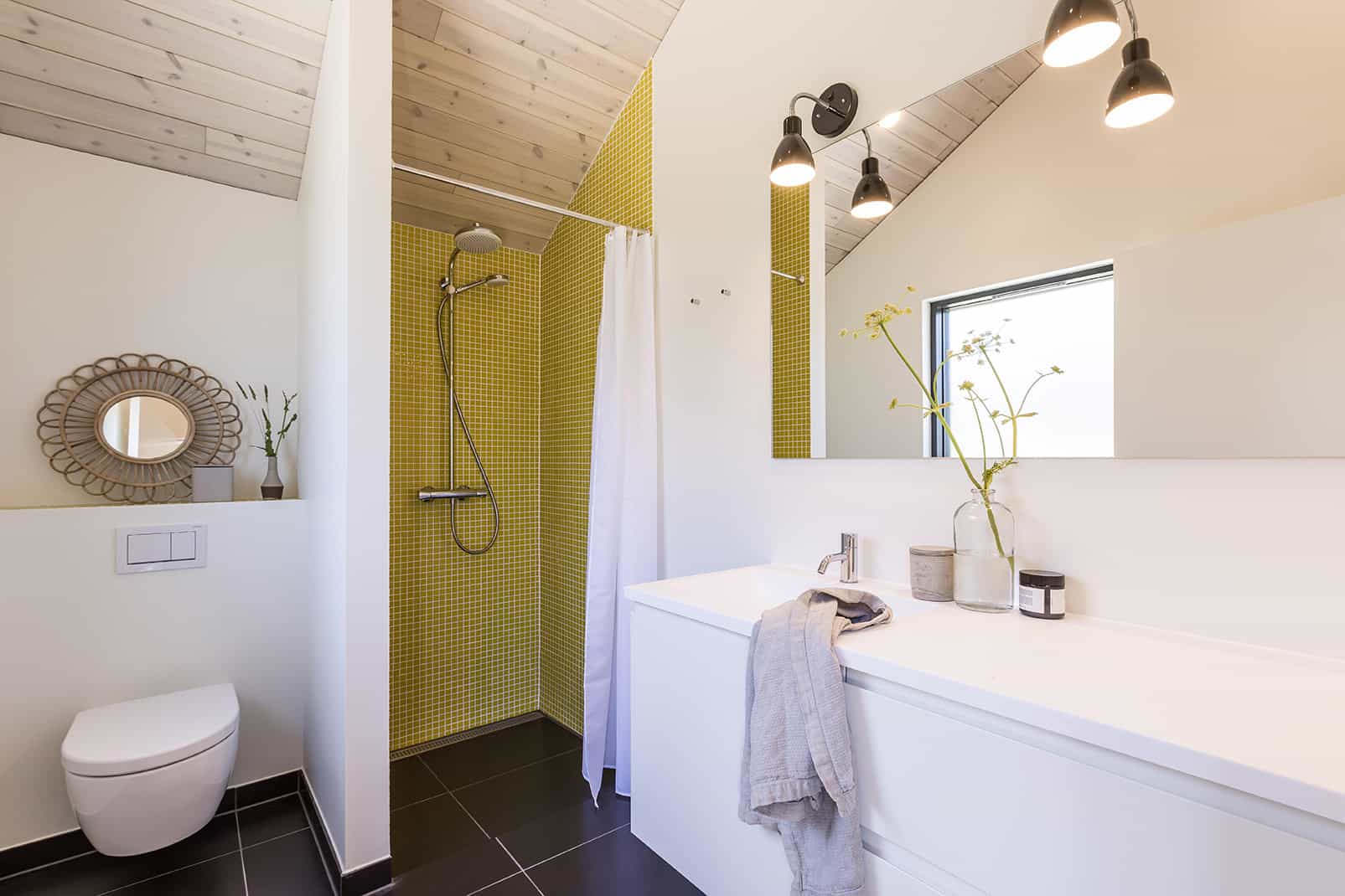 Skanlux Trend sommerhus fyldt med luksus materialer.