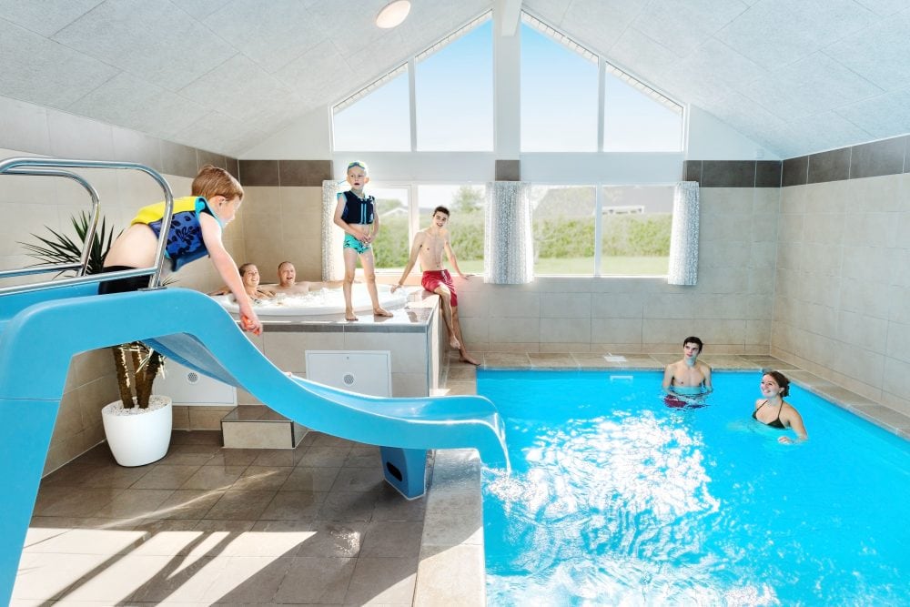 Skanlux Aqua pool sommerhus aktivitetsrum