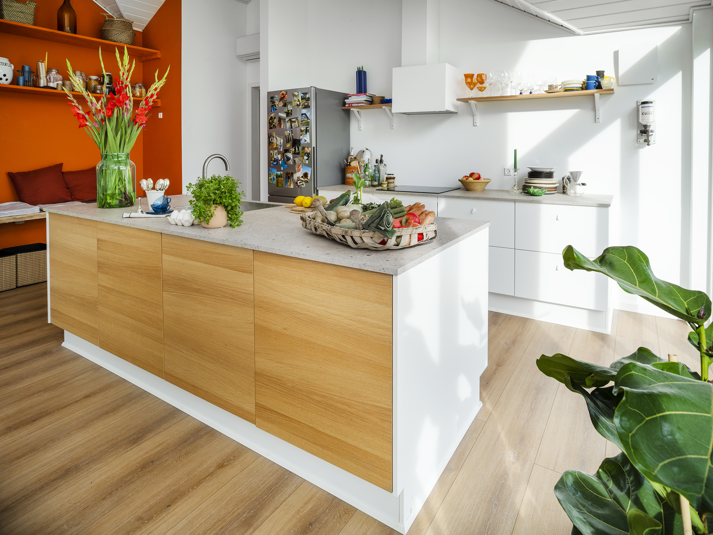 Sommerdrømme TV 2 køkken/alrum - Skanlux Trend sommerhus