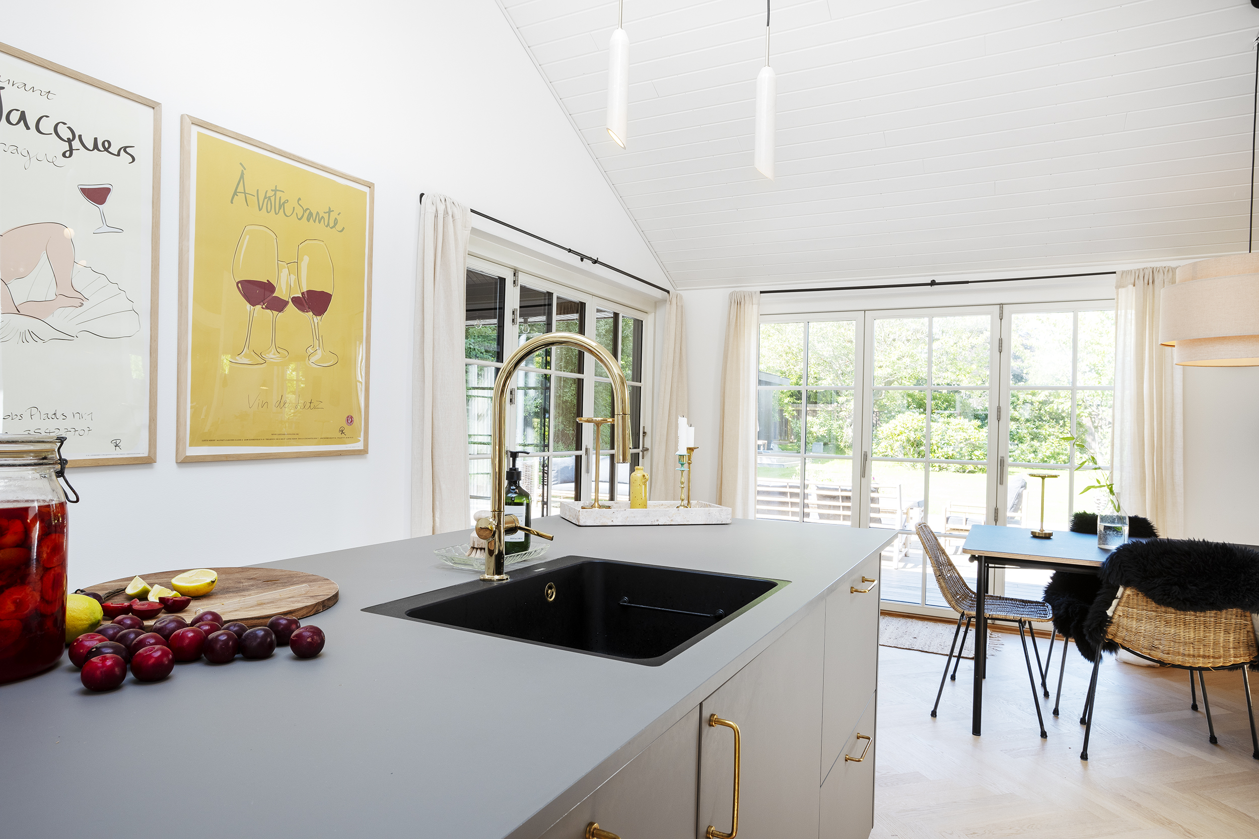 Skanlux Trend sommerhus med sprossede vinduer